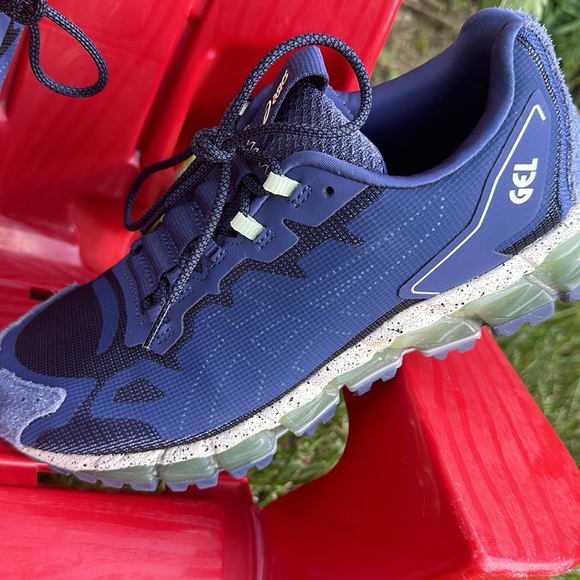 ASICS- NWOT - Picture 5 of 6